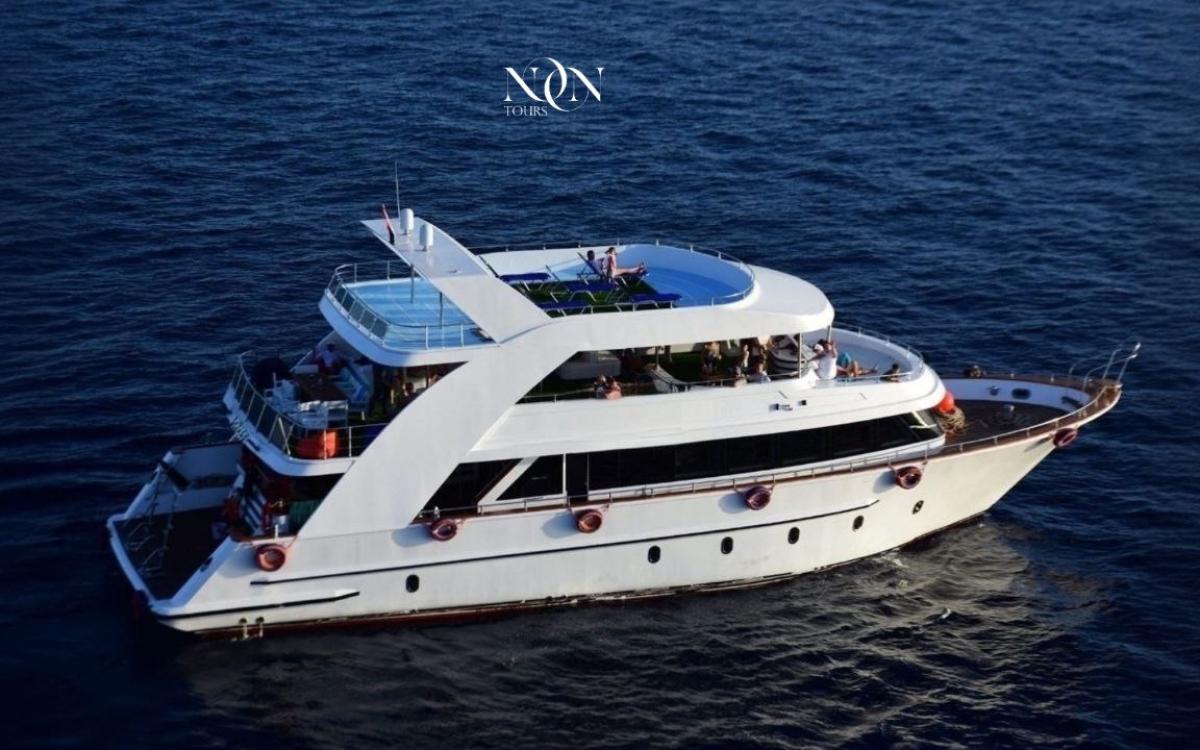 Ras Mohammed, White Island (Diving Available)