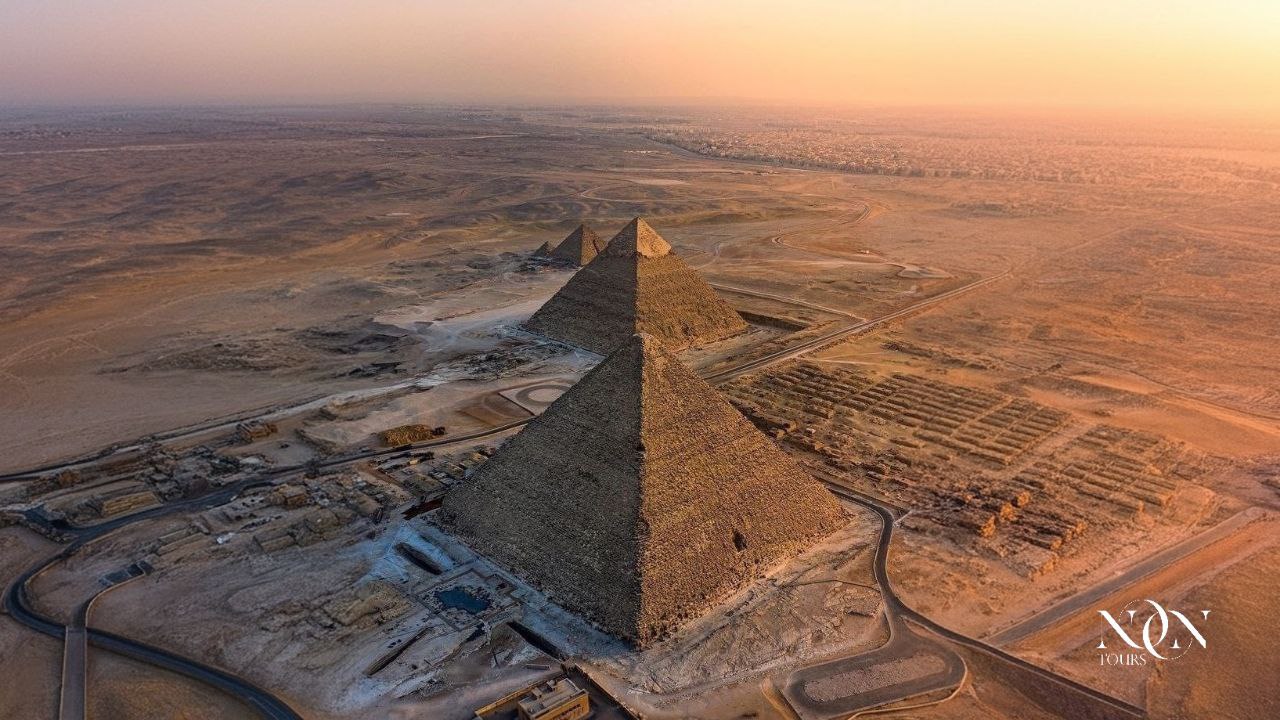 12Cairo, Pyramids from Hurghada by plane